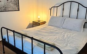 Lana'S Guest House
